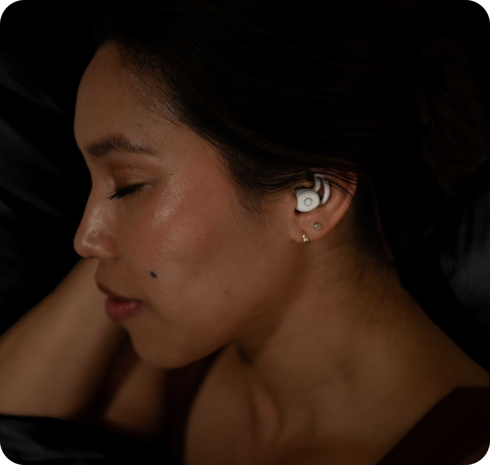 Quiet the noise inyour room and mind.